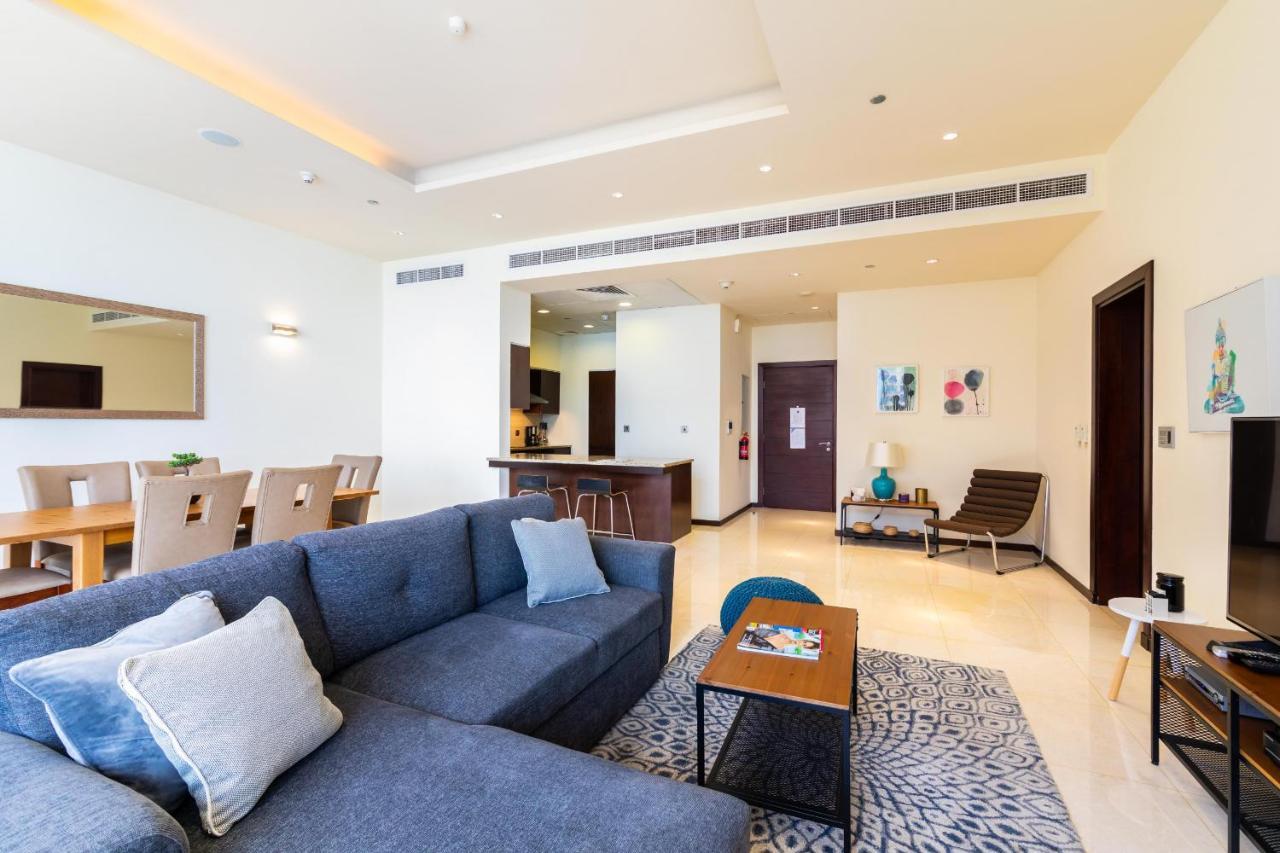 Апартаменты Maison Privee - Spacious Apt On Palm Jumeirah W Sea Views And Premium Facilities Access Дубай Экстерьер фото